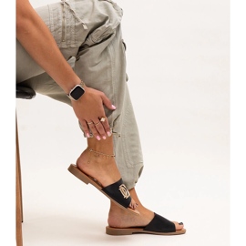 Fekete papucs Almeita csattal 1