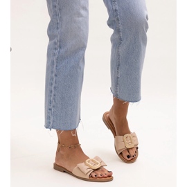 Bézs flip-flop Limera csattal 1 Bézs flip-flop Limera csattal 1