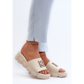 Női bőr papucs arany díszítéssel Vinceza 41444 bézs színű 2