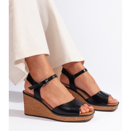 Női fekete ékszandál, Sergio Leone 1