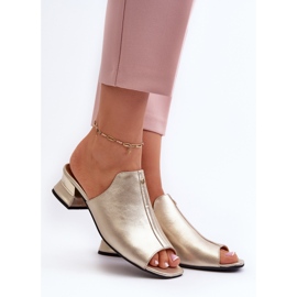 Elegáns női papucsok természetes bőrből alacsony sarkú cipővel Maciejka 06360-25 Gold aranysárga 2