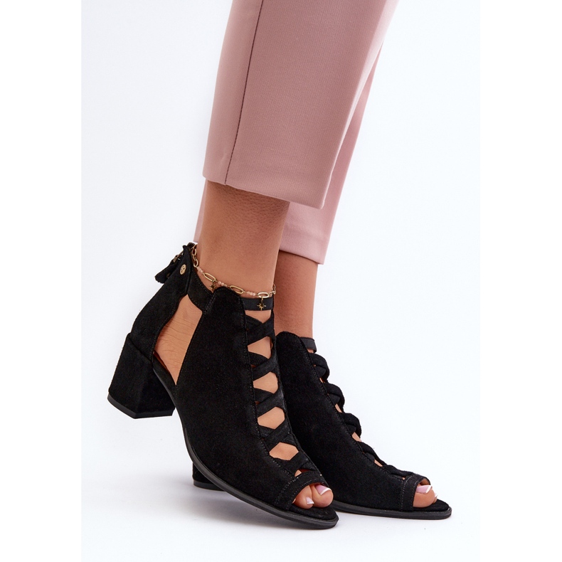 Velúr női magassarkú szandál Maciejka 06456-01 fekete 2