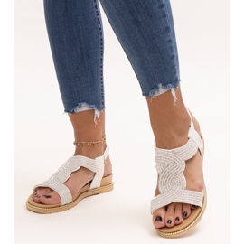 Gairsa cirkóniákkal díszített fehér szandál 1