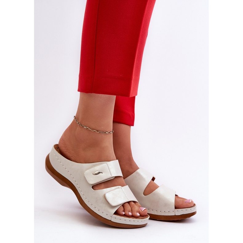 Könnyű női papucsok Eco bőrből ezüst frellia 2