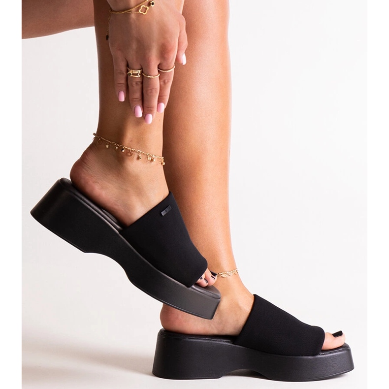 Fekete flip-flop a Big Star NN274021 platformon 1