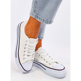 Fargis White klasszikus női tornacipő fehér 2