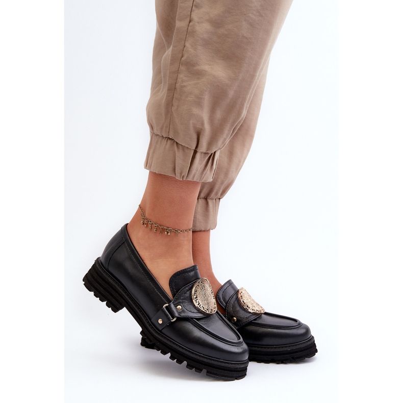 Zazoo 3485 női mokaszin arany díszítéssel, természetes bőrből fekete 2