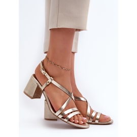 Bőr szandál alacsony sarkon Maciejka 06653-25 arany aranysárga 2