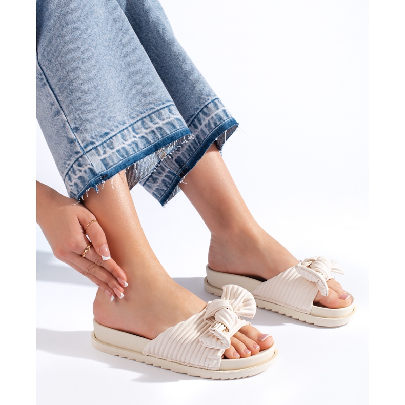 Bézs papucs masnival 1 Bézs papucs masnival 1