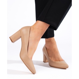 Kényelmes bézs pumpák a Sergio Leone-tól 1