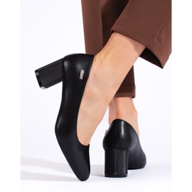 Fekete női magassarkú pumpák Sergio Leone-tól 1