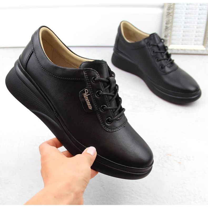 Női fekete bőr fűzős cipő Vinceza 7922 1