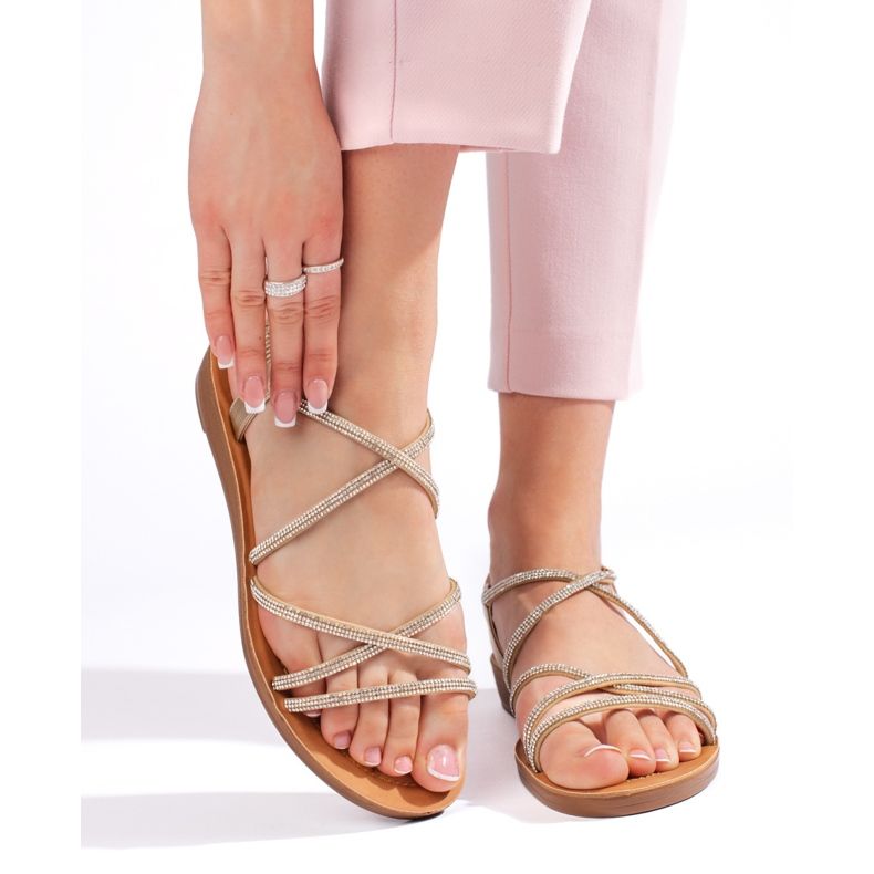 Arany bebújós szandál strasszokkal aranysárga 1