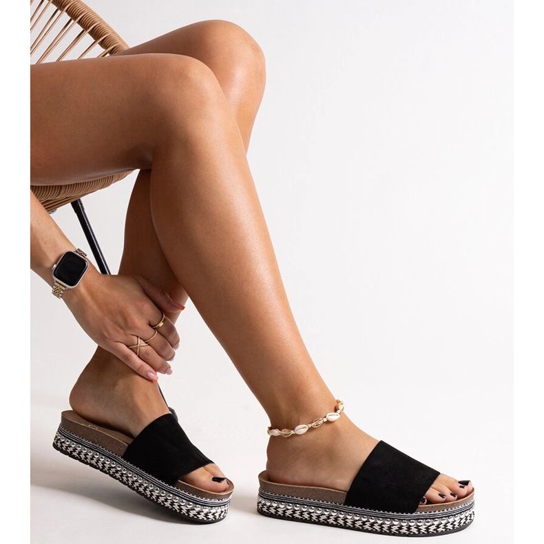 Fekete flip-flop dekoratív Jaśmina talppal 1