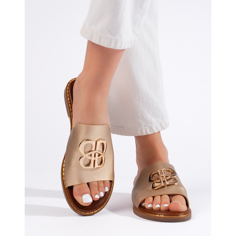 Arany női papucsok díszítéssel aranysárga 2 Arany női papucsok díszítéssel aranysárga 2