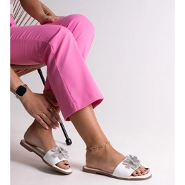 Fehér flip-flop Vendula cirkon virággal 1