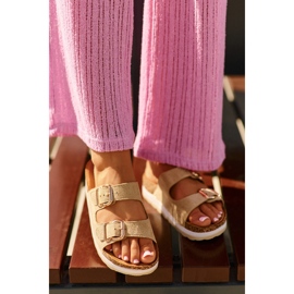 Női papucsok egy emelvényen csatokkal, bézs Eco Suede Ursila 1