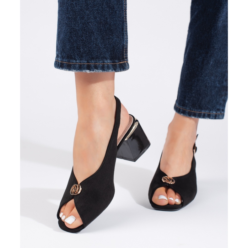 Elegáns fekete velúr magas sarkú szandál 1