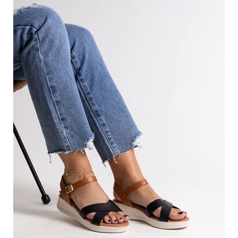 Hakima fekete és barna alacsony ékszandál 1