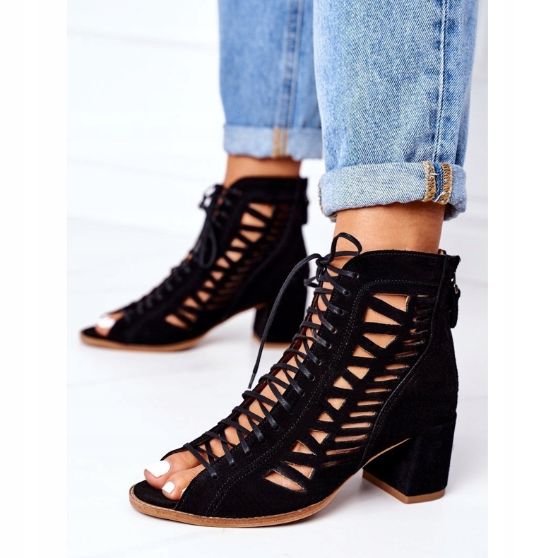 Velúr áttört csizma Maciejka 04040-01 Fekete 3