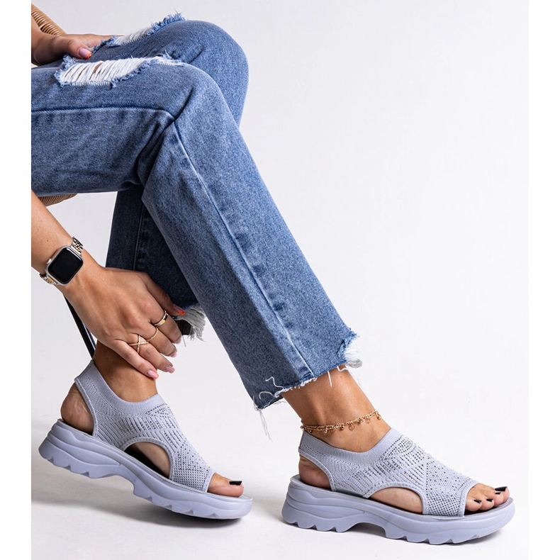 Szürke szövet platformszandál Delmare strasszokkal 1 Szürke szövet platformszandál Delmare strasszokkal 1