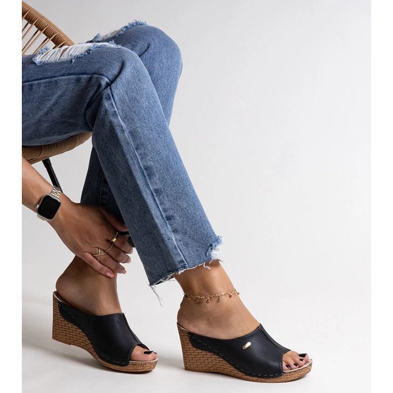 Fekete ékszandál Penelopina ökobőrből 1