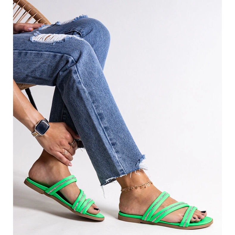 Zöld papucsok strasszokkal a Martinelától 1