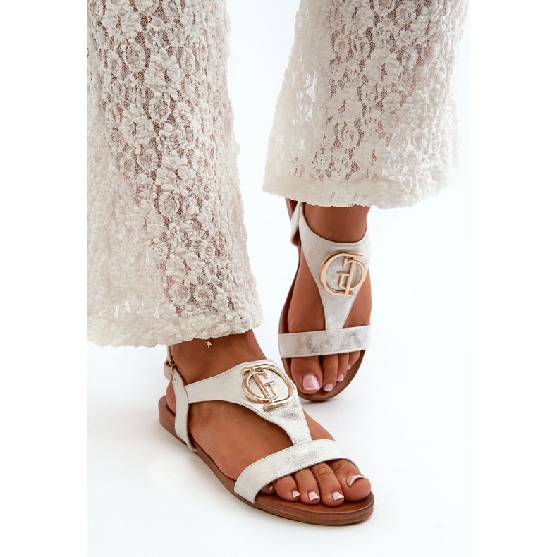 Női lapos szandál arany díszítéssel S.Barski KV27-051 fehér és ezüst 1