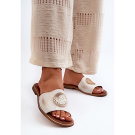 Zazoo 2938 Bőr papucsok lapos sarkon, arany díszítéssel, szálcsiszolt aranysárga 2