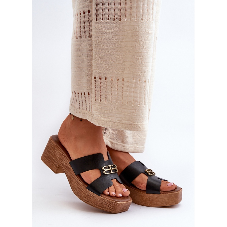 Zazoo 40412 bőr elegáns női papucs arany díszítéssel, fekete 1