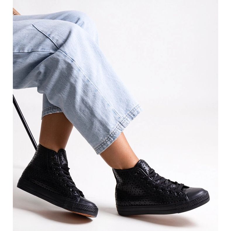 Bez marki Fekete magasszárú Madala áttört tornacipő 1