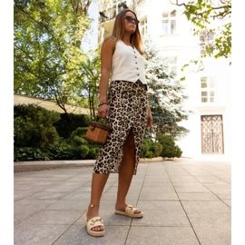 Feorie bézs színű papucsok arany csattal 2