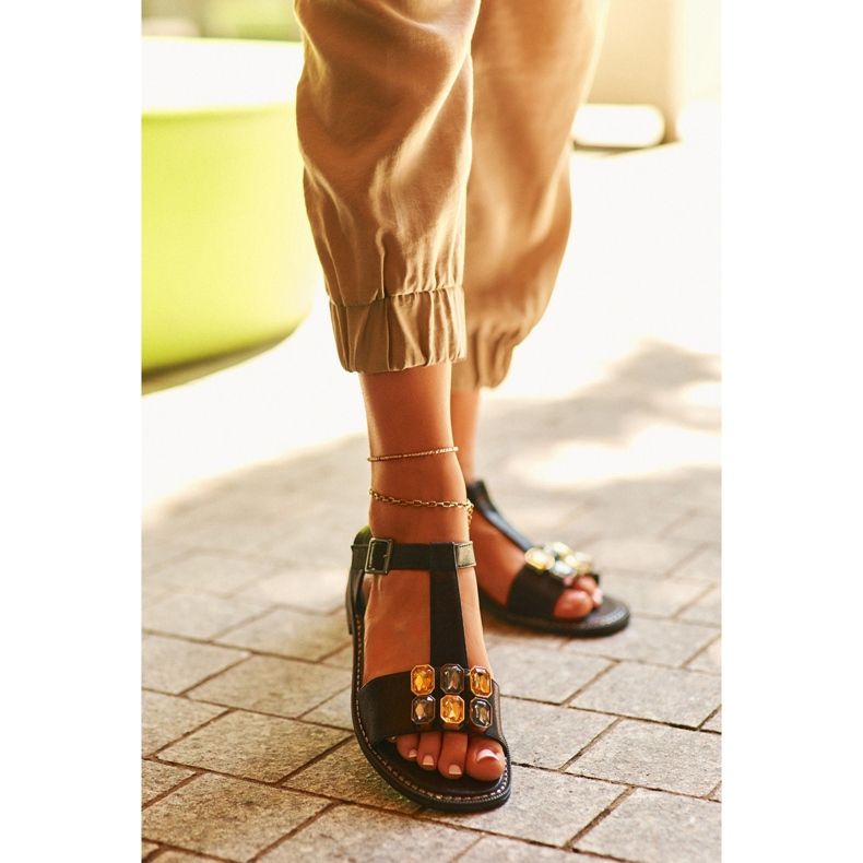 Elegáns női szandál dekoratív részletekkel S.Barski KV27-030 fekete 2