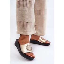 Zazoo 2920 női bőr ékflip-flip arany részletekkel, arany aranysárga 2