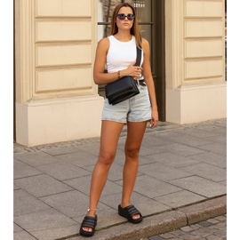 Amina fekete masszív papucsai 1 Amina fekete masszív papucsai 1