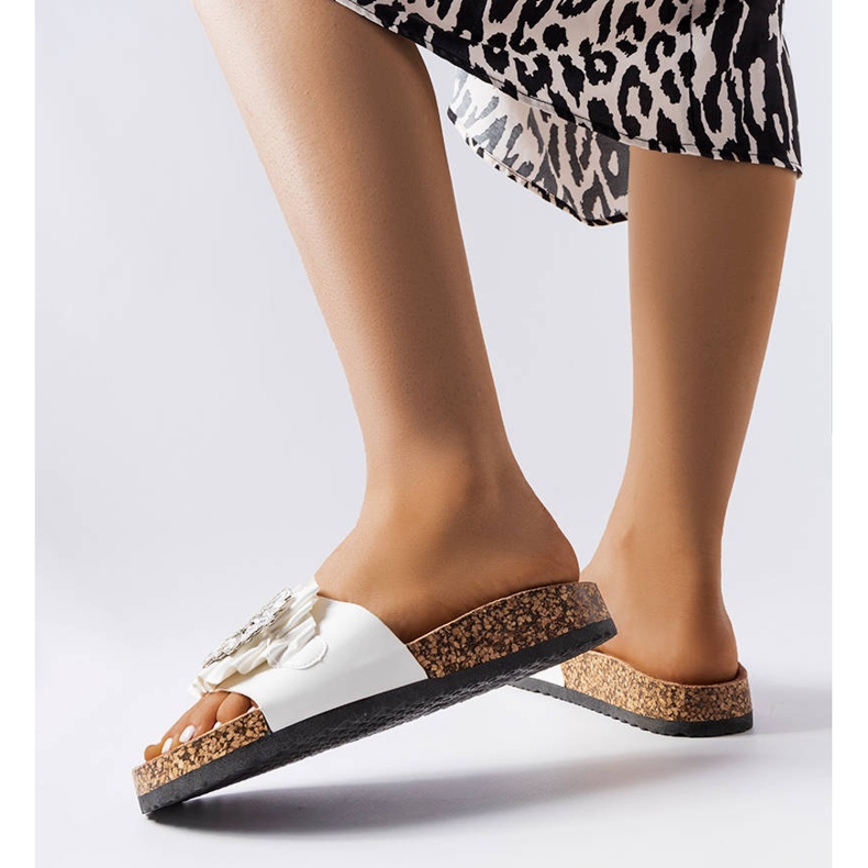 Fehér csúszdák a Roy parafa talpán 2