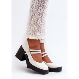 Halmina fehér patentpumpák vaskos sarkú cipőkkel 1