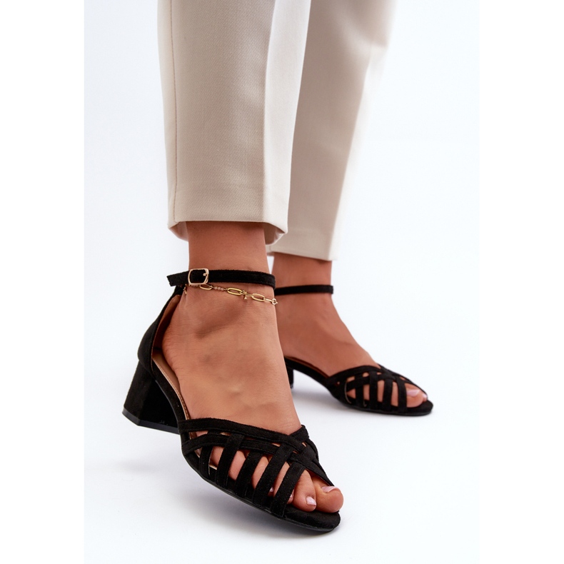 Női szandál Eco velúrból, alacsony sarokkal, fekete Monsha 2