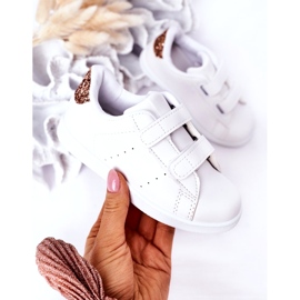 Gyerekfehér és arany cipők 2