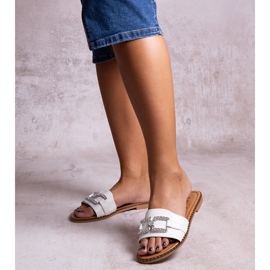 Rochaela fehér papucsok dekoratív csattal 1