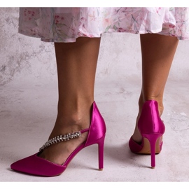 Sayida tűsarkú pumpák dekoratív flitteres pánttal rózsaszín 1 Sayida tűsarkú pumpák dekoratív flitteres pánttal rózsaszín 1