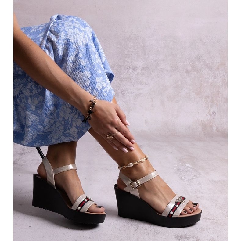 Farah arany ékszandál aranysárga 1 Farah arany ékszandál aranysárga 1