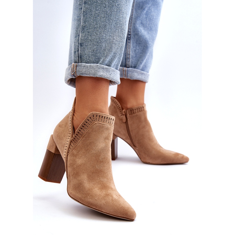 Bella Paris Bézs bokacsizma áttört mintával 2