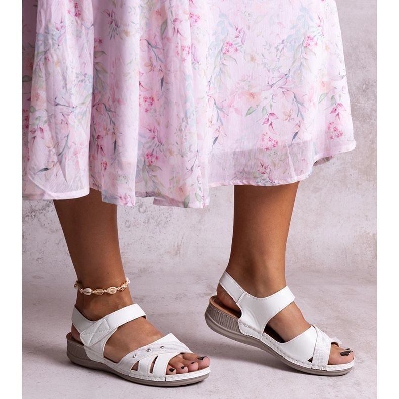 Fehér Nural platformszandál 1