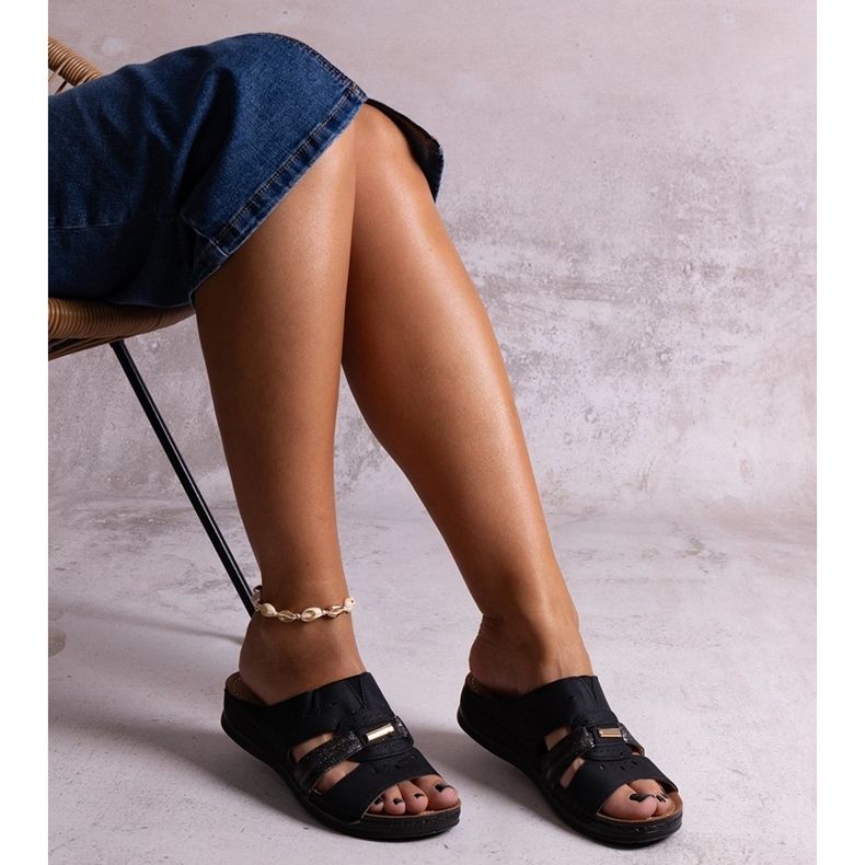 Fekete klasszikus Karime papucs 1