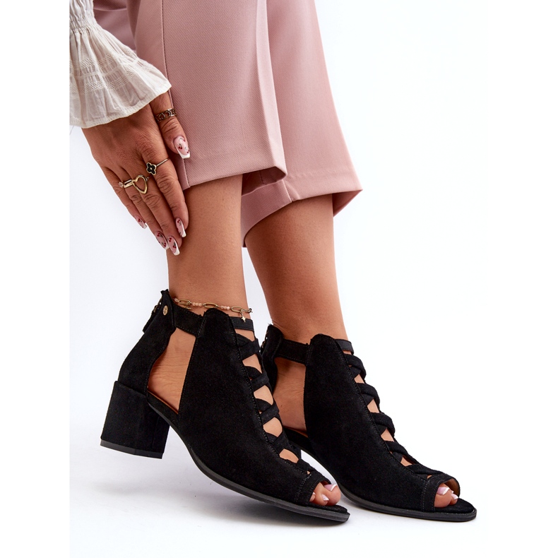 Velúr női magassarkú szandál Maciejka 06456-01 fekete 7