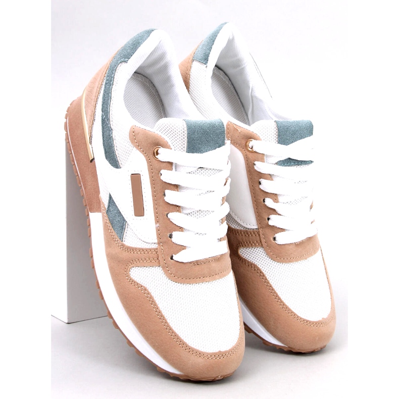 Női sportcipő, fehér és bézs színben 5