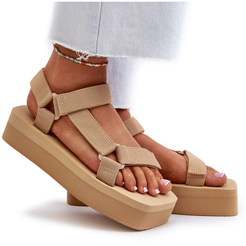 Ideal Shoes Női Platform szandál, bézs 4