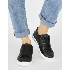 Klasszikus fekete női sportcipő 1