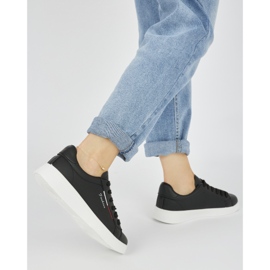 Fekete klasszikus sportcipő 2